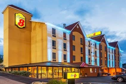 Super 8 by Wyndham Pigeon Forge image